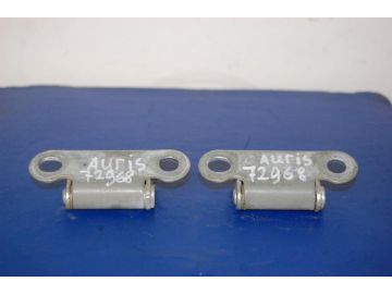 Петля крышки багажника лев. TOYOTA AURIS 06-12