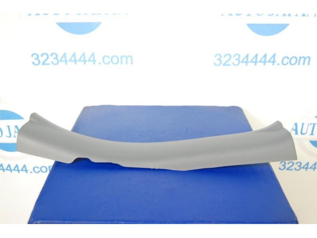 67918-42020-B0 | Накладка порога внутрення лев. TOYOTA RAV4 00-05