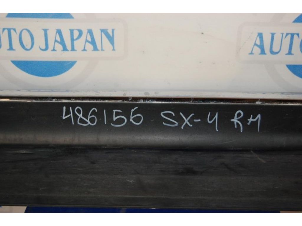 77230-80J01-5PK | Накладка порогу зовнішня прав. SUZUKI SX4 06-13 - Фото 2