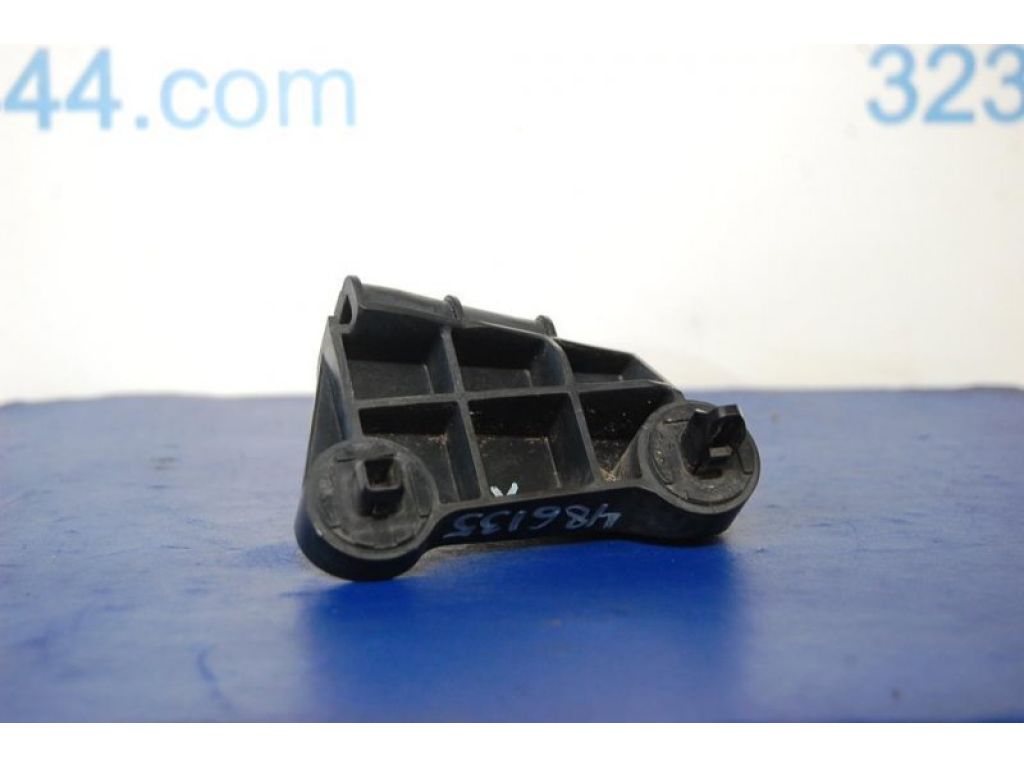Кронштейн переднього бампера лів. LEXUS GS350 GS300 05-11
