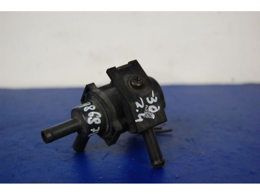 Клапан электромагнитный (вакуумный) TOYOTA CAMRY 30 02-06 - Фото 2