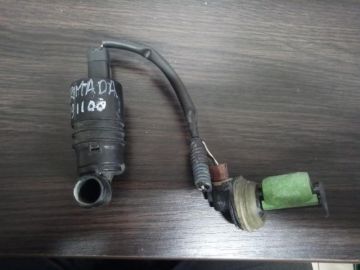 Насос омивача скла NISSAN QX56 / TITAN / ARMADA 04-16
