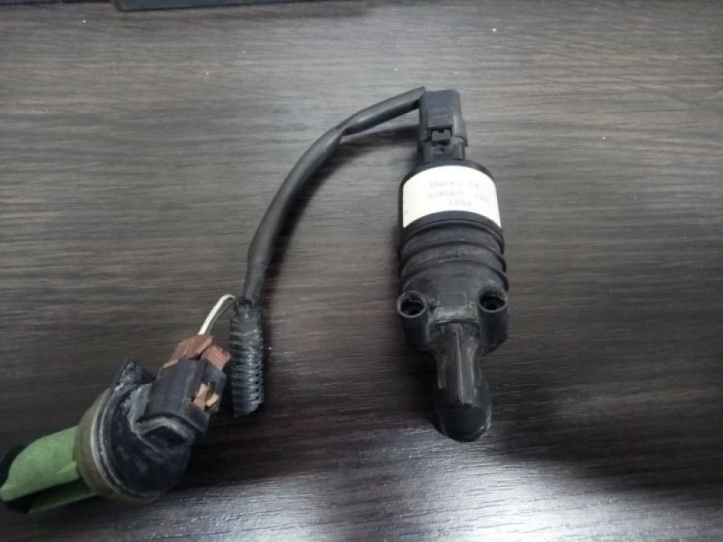 Насос омивача скла NISSAN QX56 / TITAN / ARMADA 04-16 - Фото 2