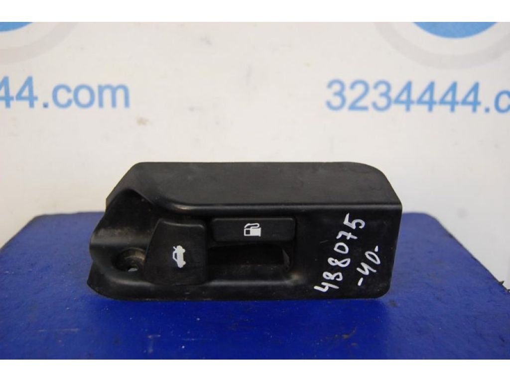 64606-33020 | Кнопка открывания багажника внутренняя TOYOTA CAMRY 40 06-11
