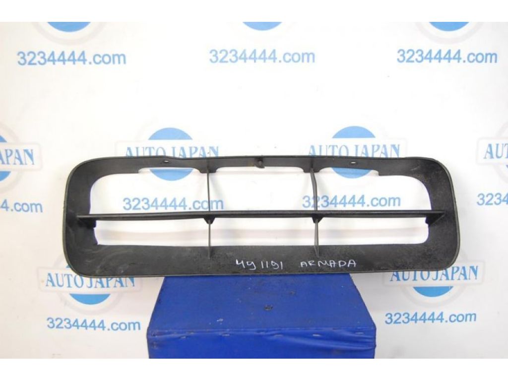 Решітка переднього бампера NISSAN QX56 / TITAN / ARMADA 04-16