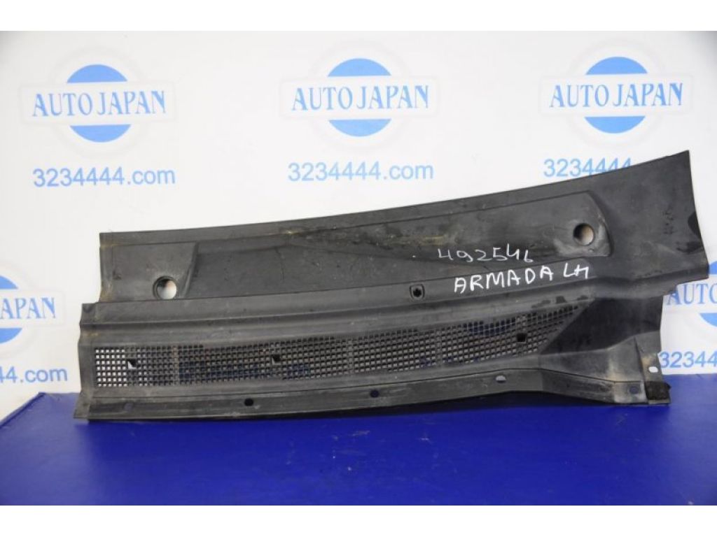 Пластик під лобове скло / Жабо передн. лів. NISSAN QX56 / TITAN / ARMADA 04-16
