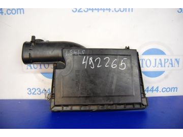 Кришка корпусу повітряного фільтра лів. LEXUS LS460 06-12
