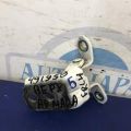 Петля двері верхня передн. лів. NISSAN QX56 / TITAN / ARMADA 04-16