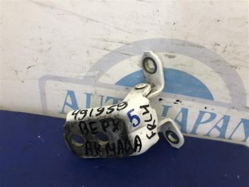 Петля двери верхняя передн. лев. NISSAN QX56 / TITAN / ARMADA 04-16