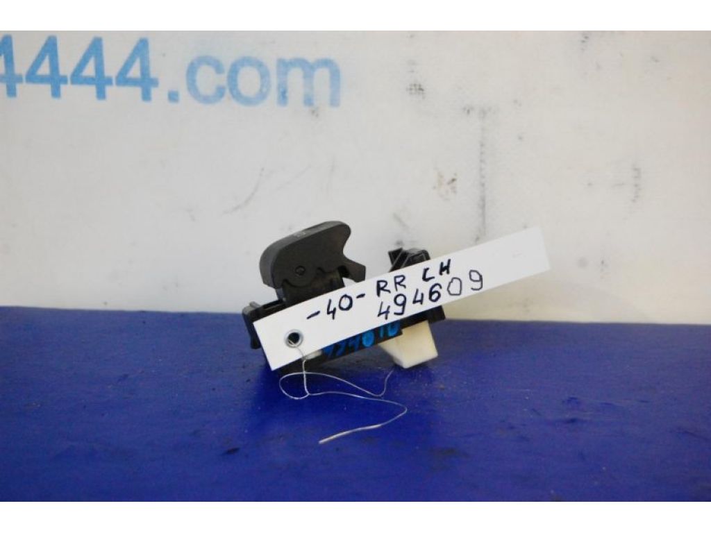 84810-33120 | Кнопка стеклоподъемника TOYOTA CAMRY 40 06-11