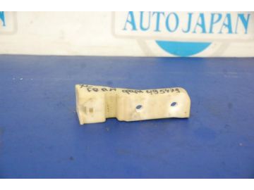 Кронштейн переднього бампера прав. SUBARU FORESTER SG 02-07