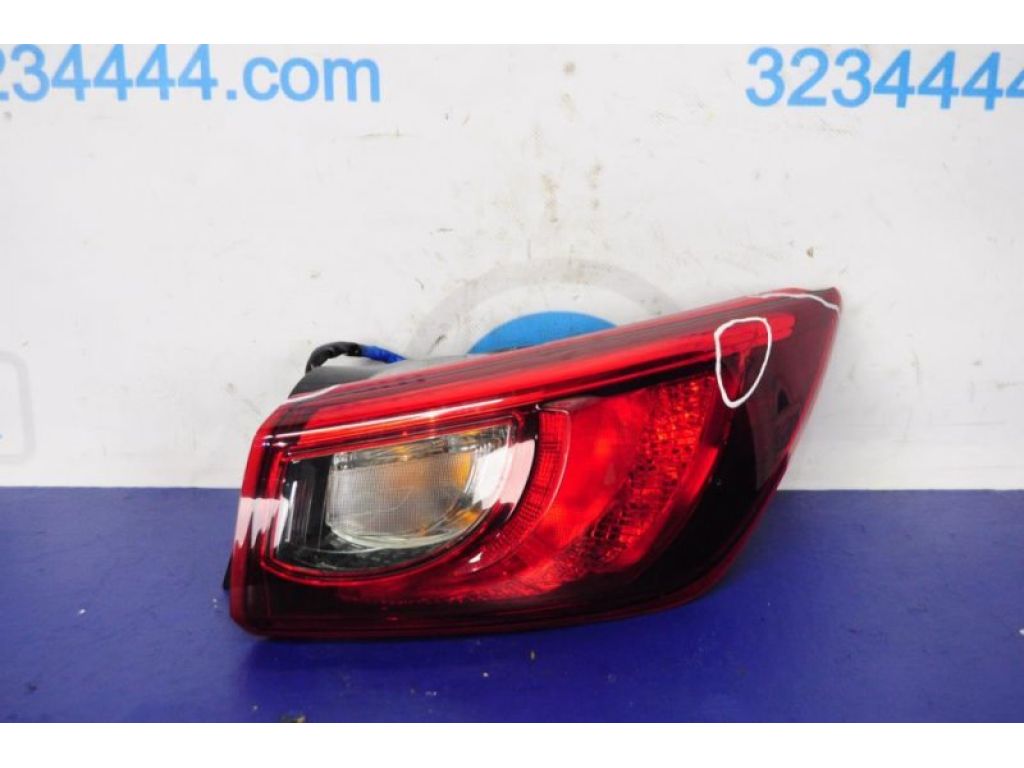 DB4G-51-150 | Фонарь наружный задн. прав. MAZDA CX-3 14-18