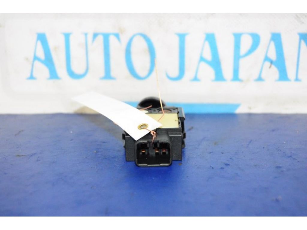 88970242 | Кнопка обогрева заднего стекла TOYOTA MATRIX 02-08 - Фото 3