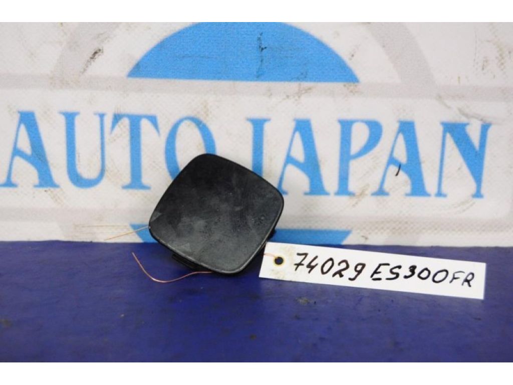 52128-33030-A0 | Заглушка буксировочного крюка LEXUS ES300 ES330 01-06