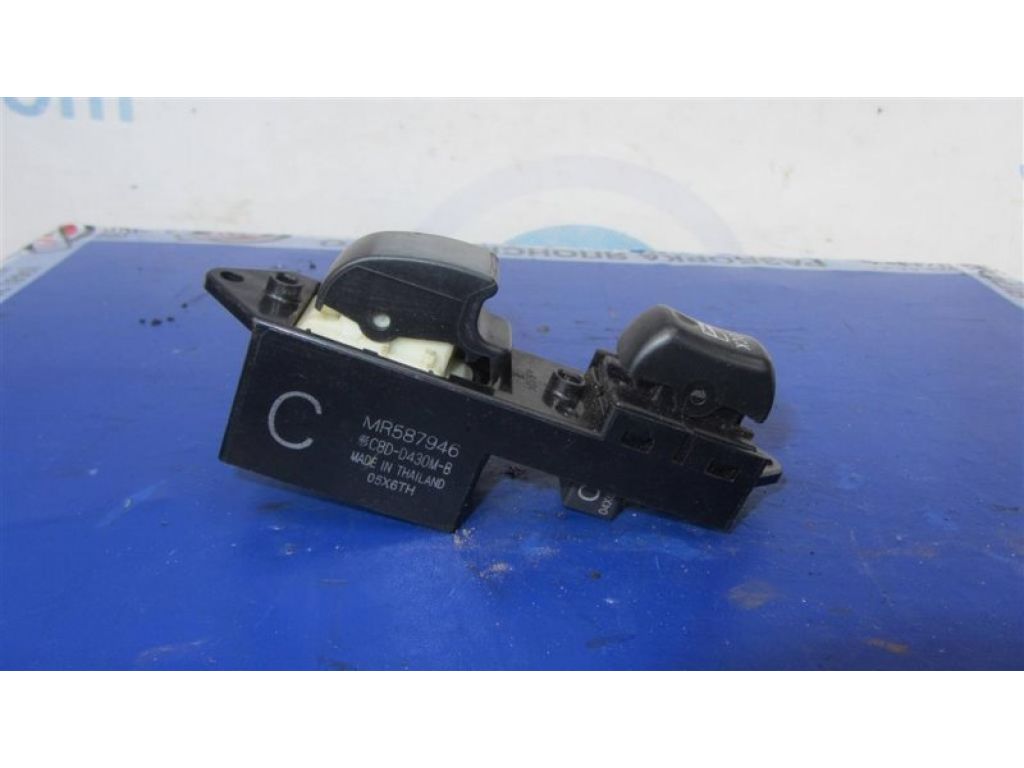MR587946 | Кнопка стеклоподъемника передн. прав. MITSUBISHI OUTLANDER XL 05-13 - Фото 4