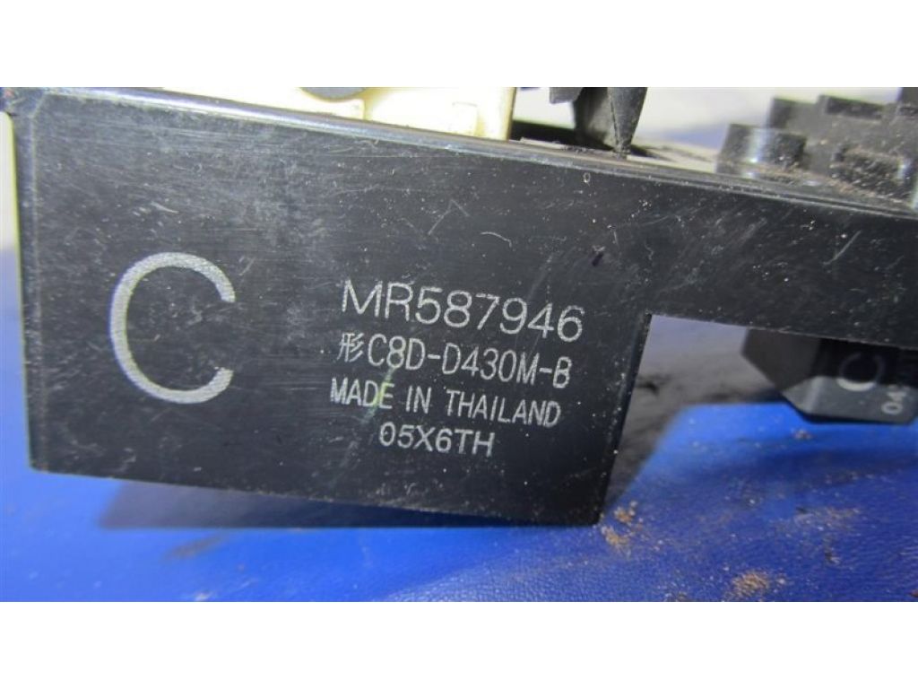 MR587946 | Кнопка стеклоподъемника передн. прав. MITSUBISHI OUTLANDER XL 05-13 - Фото 5