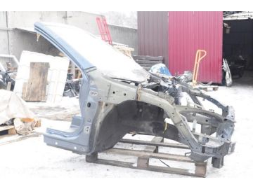 Передняя часть HONDA LEGEND 04-13