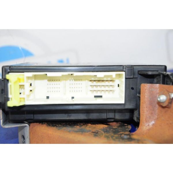 Блок запобіжників салон TOYOTA TUNDRA 07-13 — 4