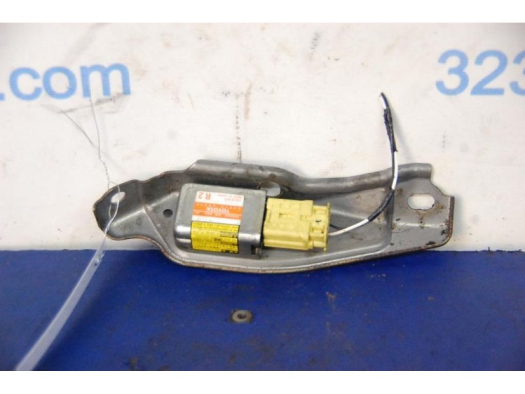 89833-30020 | Датчик удара задн. прав. LEXUS GS350 GS300 05-11