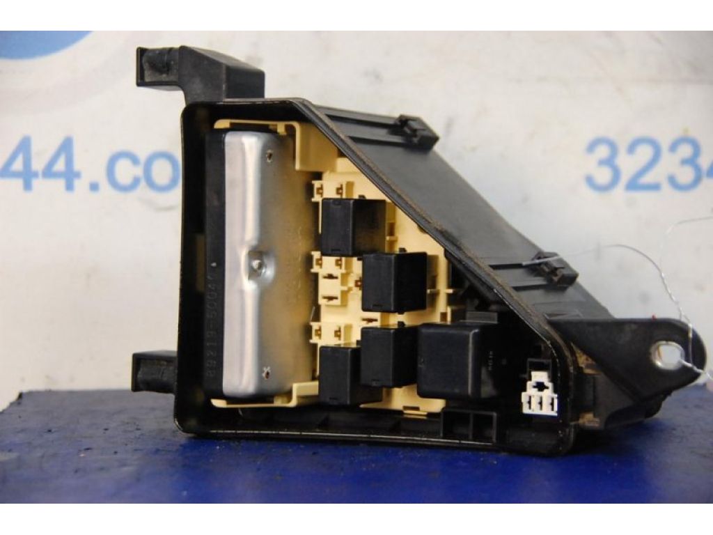 89211-50010 | Блок предохранителей моторный отсек LEXUS LS430 00-06