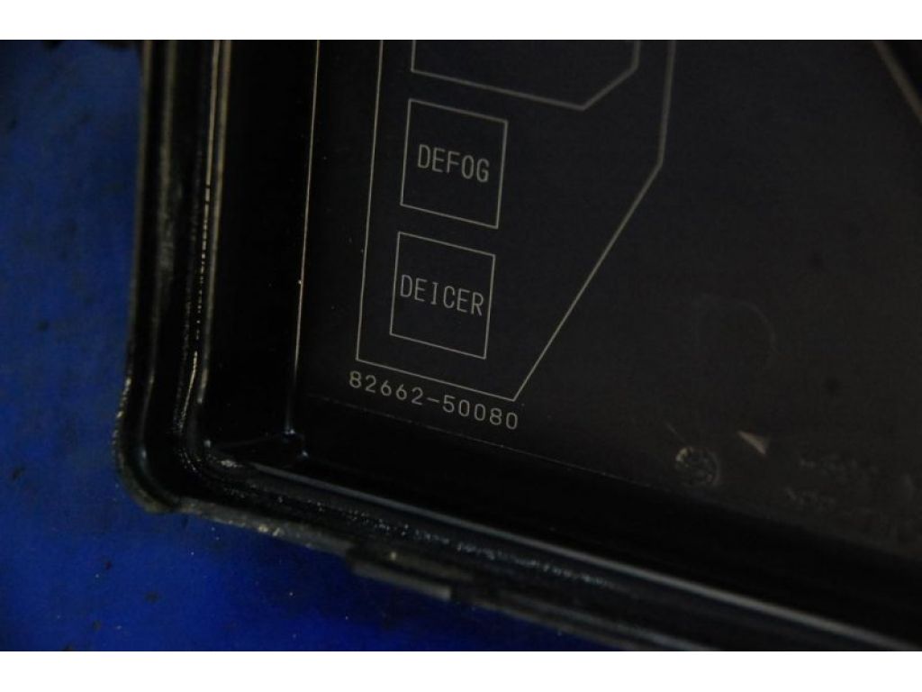 89211-50010 | Блок предохранителей моторный отсек LEXUS LS430 00-06 - Фото 3