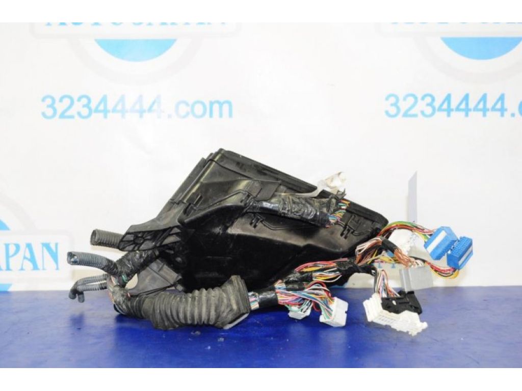 Блок запобіжників моторний відсік LEXUS GS350 GS300 05-11