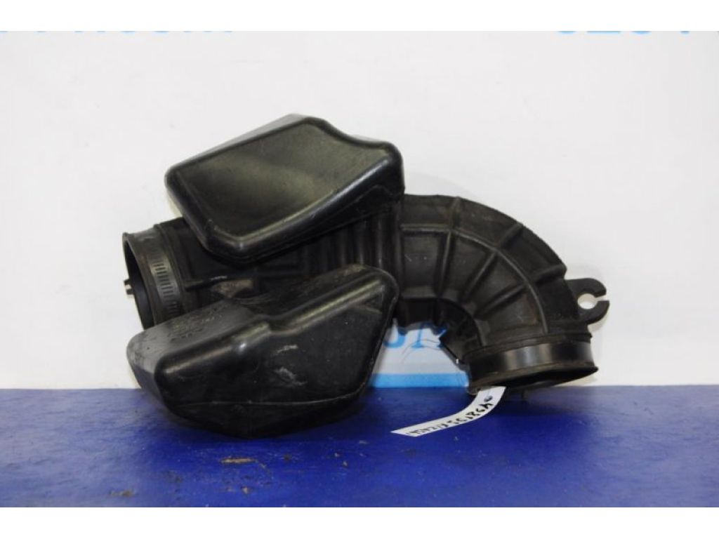 13881-57L00 | Патрубок воздушного фильтра SUZUKI KIZASHI 09-14