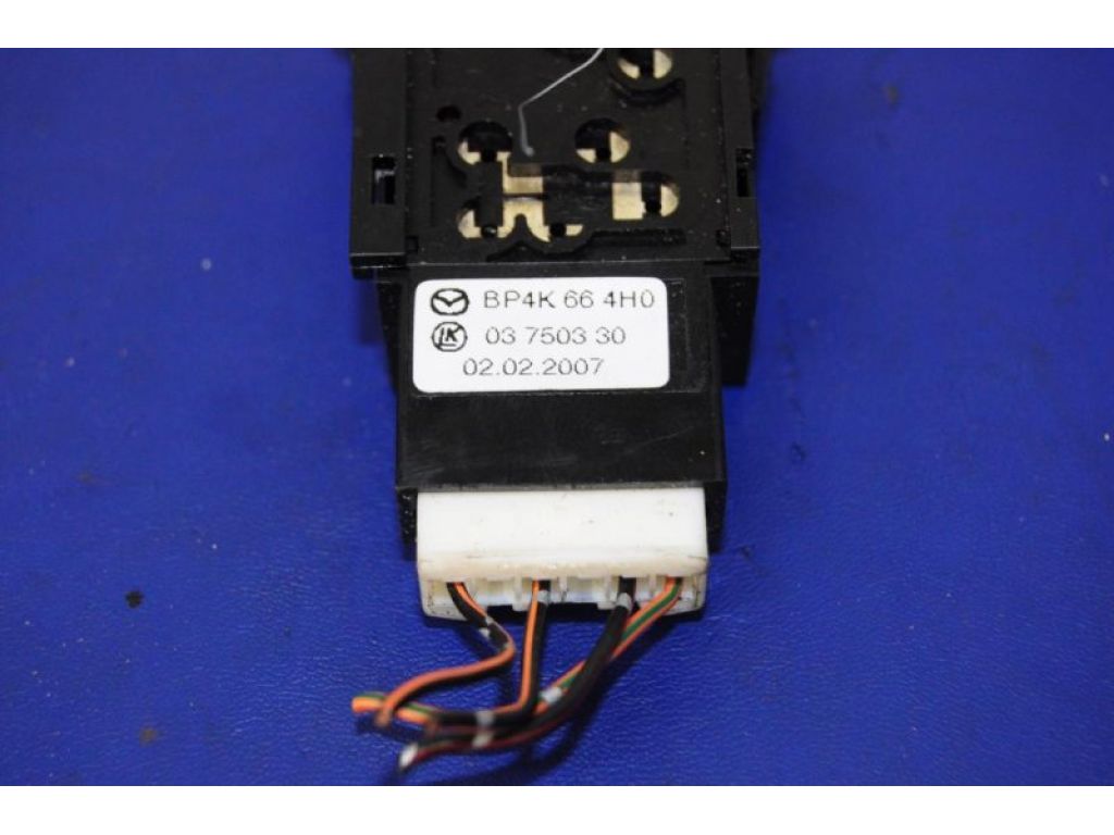 BP4K 66 4H0 | Кнопка аварийной сигнализации MAZDA 3 BK 03-08