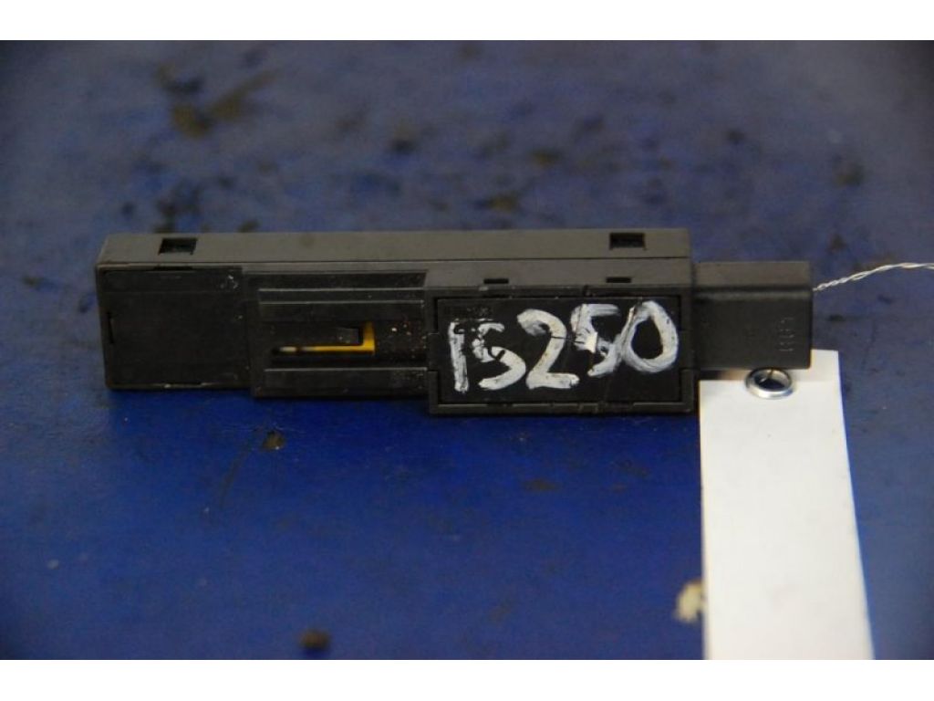 89992-06020 | Антена LEXUS IS250/350 05-13