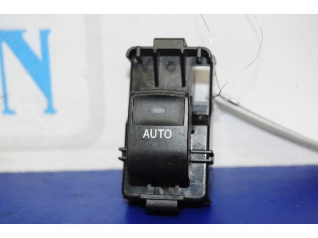 84810-33120 | Кнопка склопідіймача TOYOTA AURIS 06-12 - Фото 4