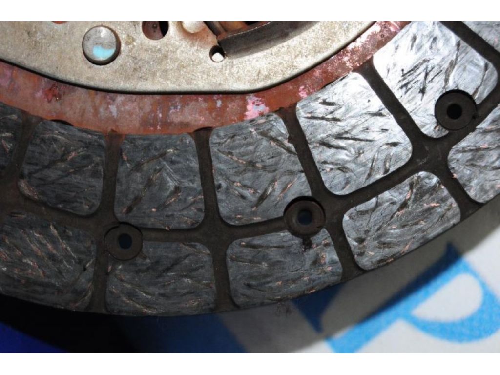 31250-05101 | Диск зчеплення TOYOTA AVENSIS 03-08