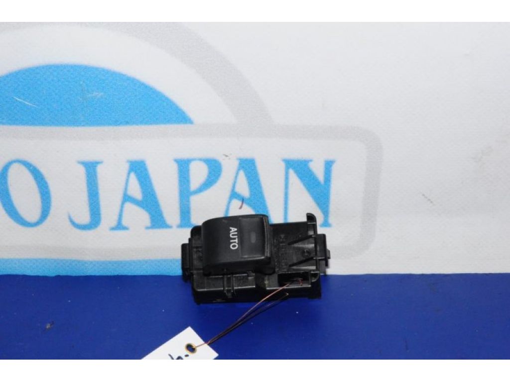 84810-33120 | Кнопка склопідіймача TOYOTA CAMRY 40 06-11 - Фото 3