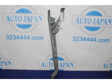 Кронштейн замка капота SCION TC 04-10