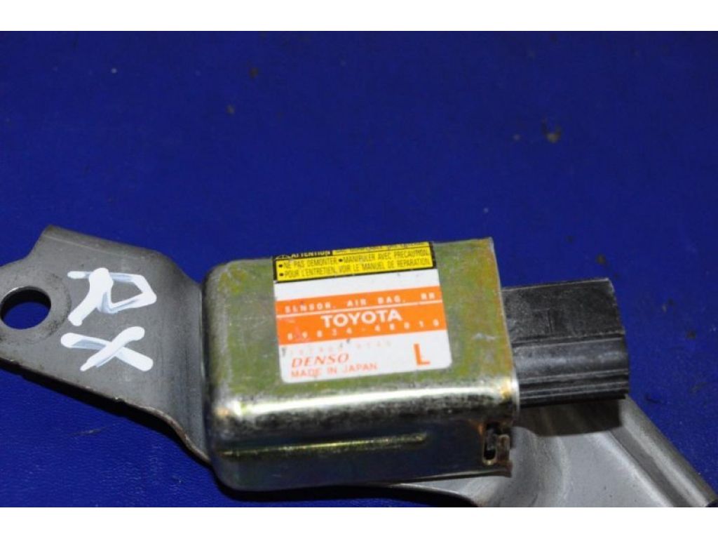 89834-48010 | Датчик удару LEXUS RX300/330/350/400 03-09