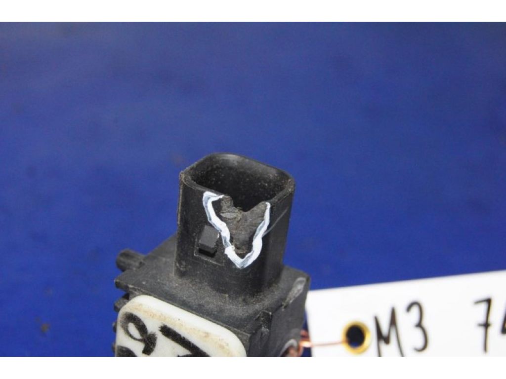 3M5T-14B342-AB | Датчик удара MAZDA 3 BK 03-08 - Фото 2