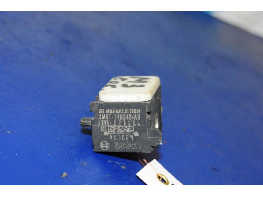 3M5T-14B342-AB | Датчик удара MAZDA 3 BK 03-08 - Фото 3