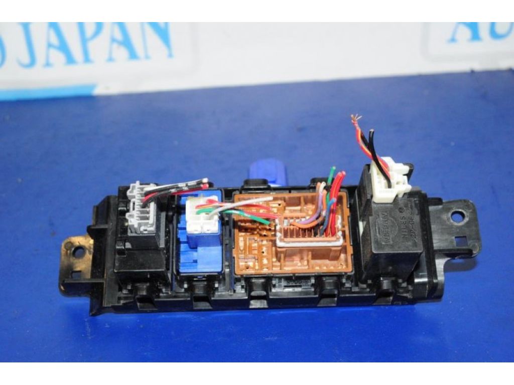 Кнопка INFINITI G35 03-07 - Фото 2