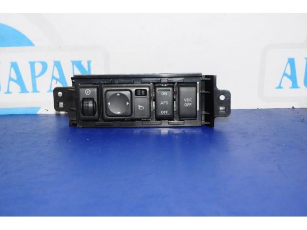 Кнопка INFINITI G35 03-07