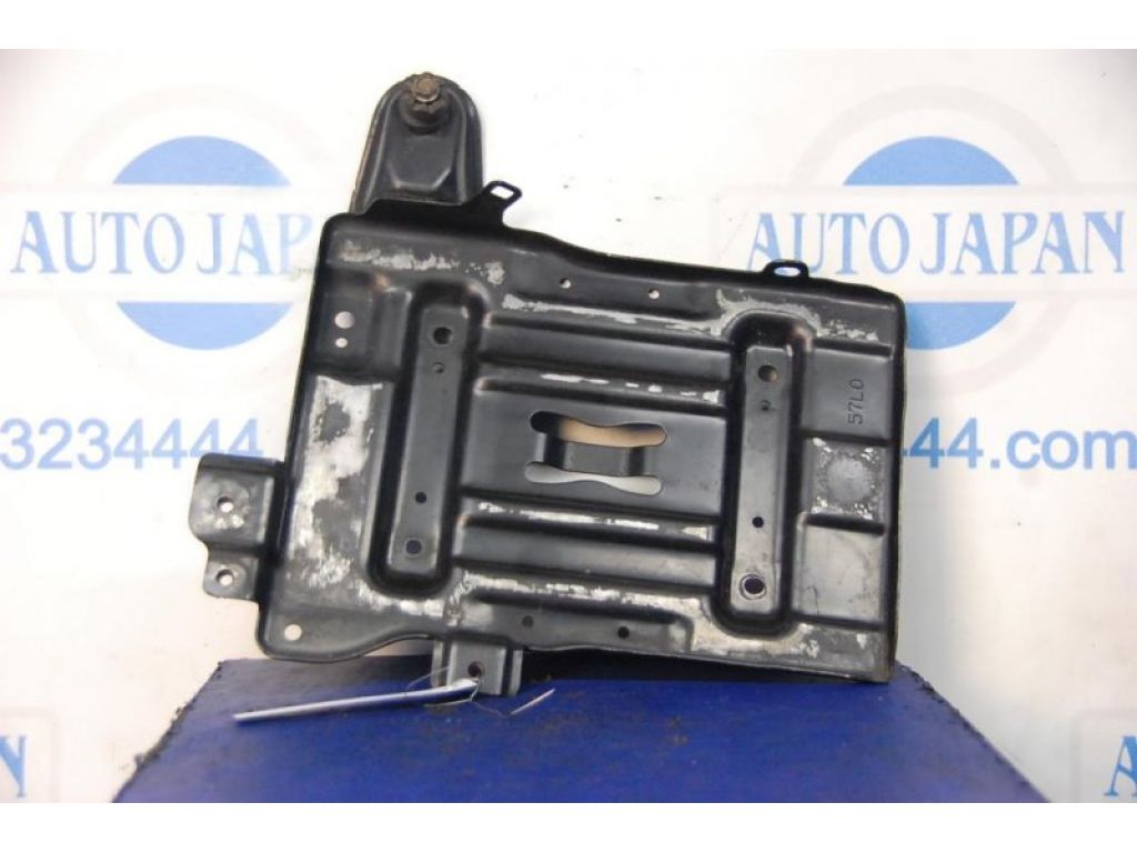 72520-57L00 | Полиця акумулятора SUZUKI KIZASHI 09-14