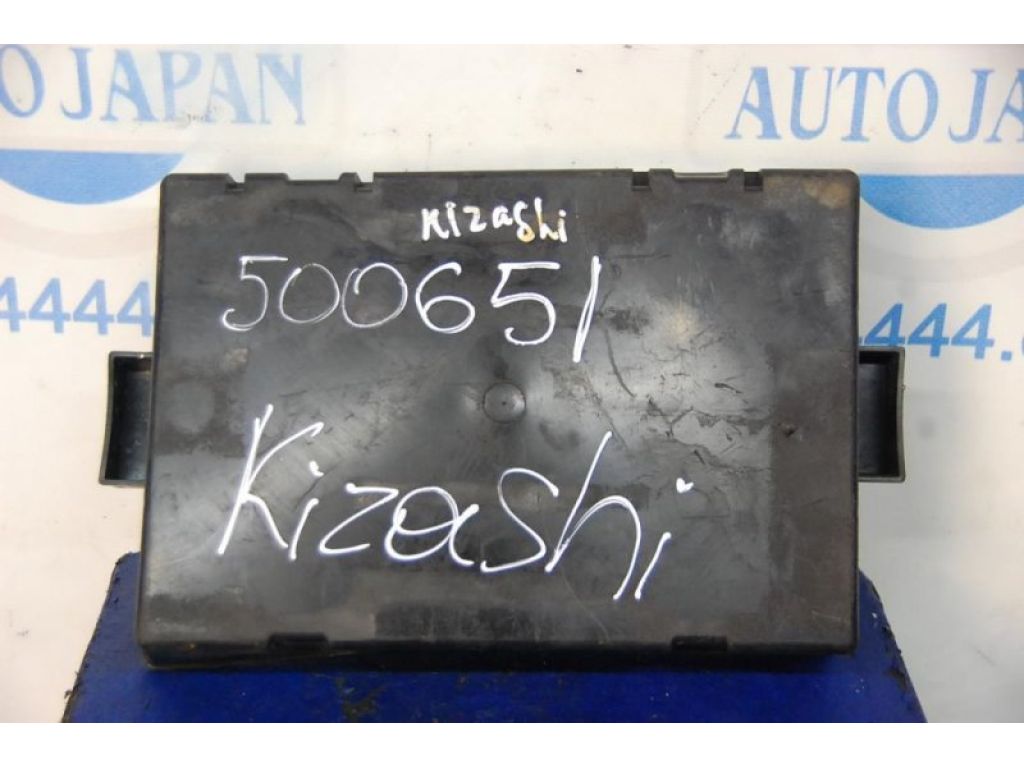 33660-60L00 | Полиця акумулятора SUZUKI KIZASHI 09-14