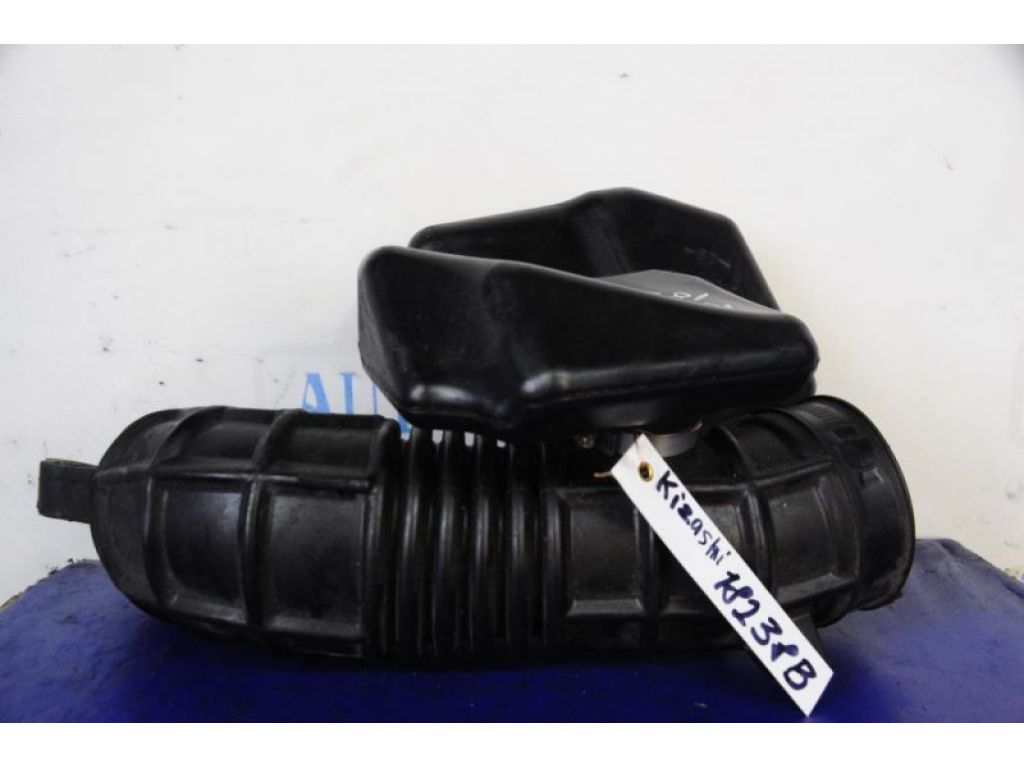 13881-57L00 | патрубок повітряного фільтра SUZUKI KIZASHI 09-14