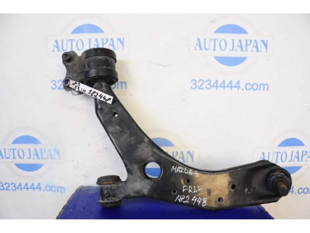 Рычаг передней подвески нижний лев. MAZDA 3 BK 03-08