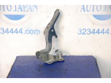 Петля капота прав. TOYOTA MATRIX 02-08