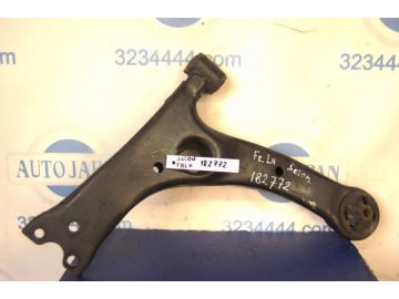 Рычаг передней подвески нижний лев. SCION TC 04-10