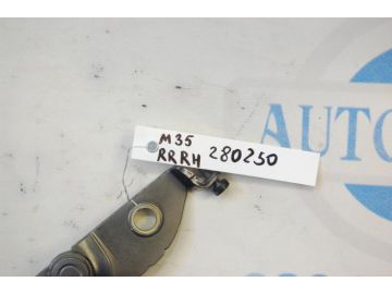 Петля кришки багажника прав. INFINITI M35/M45 04-10