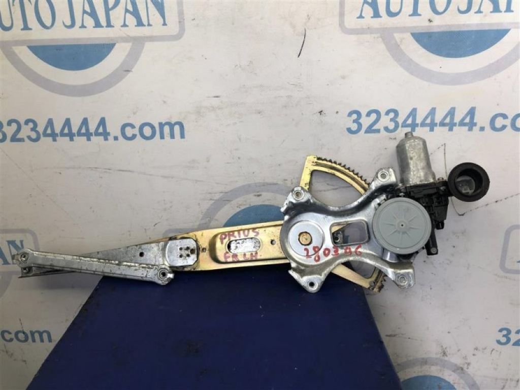 69802-52070 | Стеклоподъемник передн. лев. TOYOTA PRIUS - 20 03-11