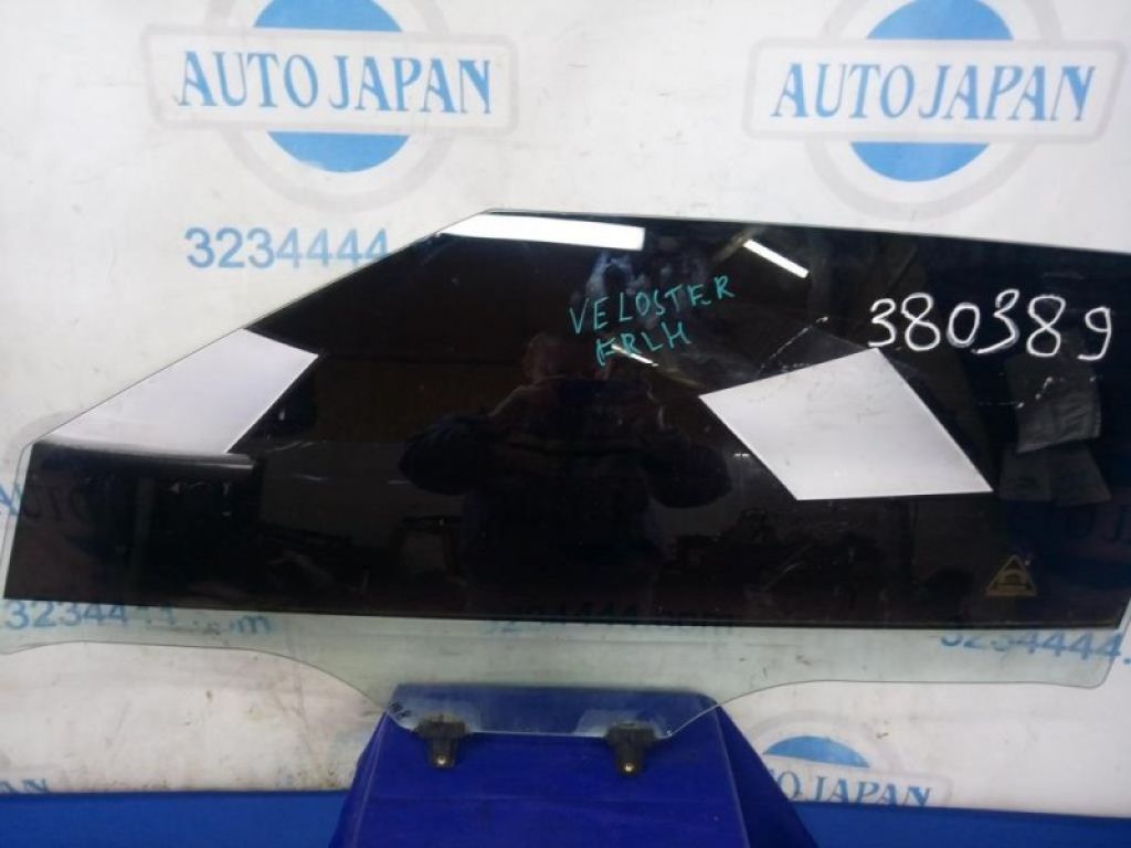 82411-2V000 | Скло дверей передн. лів. HYUNDAI VELOSTER 11-18