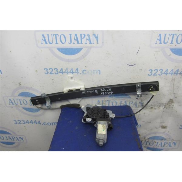 Склопідйомник задній лівий SSANGYONG ACTYON 06-11 8810021002