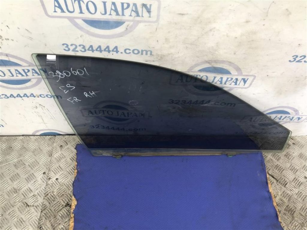 68101-33100 | Скло дверей передн. прав. LEXUS ES300 ES330 01-06