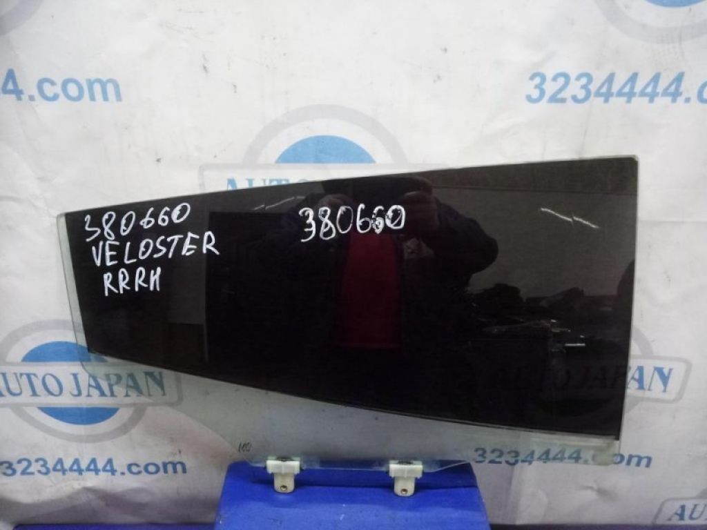 83421-2V000 | Скло дверей задн. прав. HYUNDAI VELOSTER 11-18